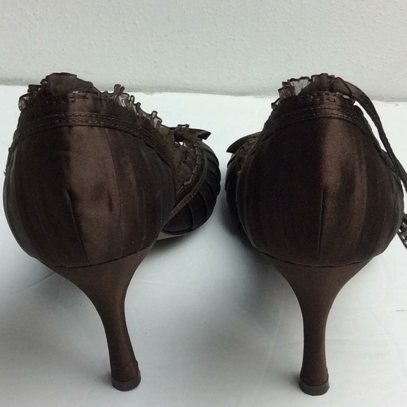 Maurices Ladies Brown Ruffled Open Toe Heels Sz 9 - Picture 5 of 8